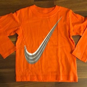 Nike long sleeve t-shirt